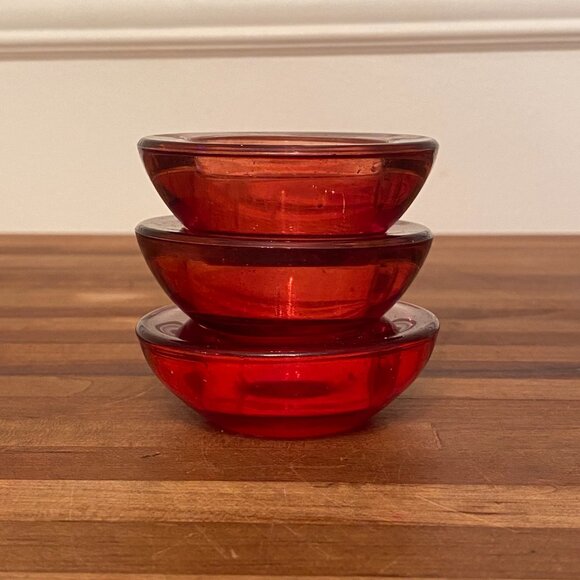 Red Round Glass Tea Light Candleholders Set of 3 - Picture 4 of 5